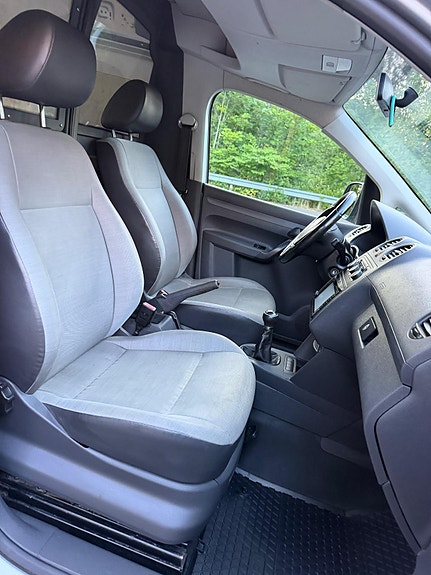 Volkswagen Caddy Maxi 17 of 30