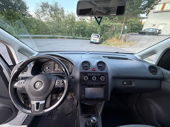 Volkswagen Caddy Maxi 18 of 30