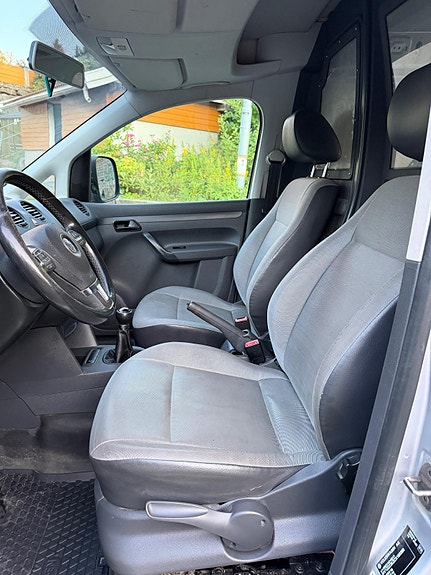 Volkswagen Caddy Maxi 14 of 30