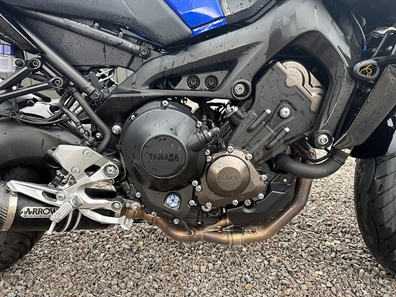 Yamaha MT-09 12 of 17