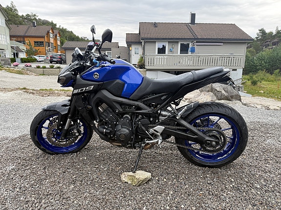 Yamaha MT-09 6 of 17