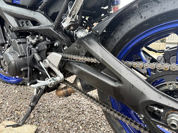 Yamaha MT-09 15 of 17