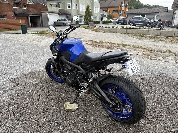 Yamaha MT-09 5 of 17