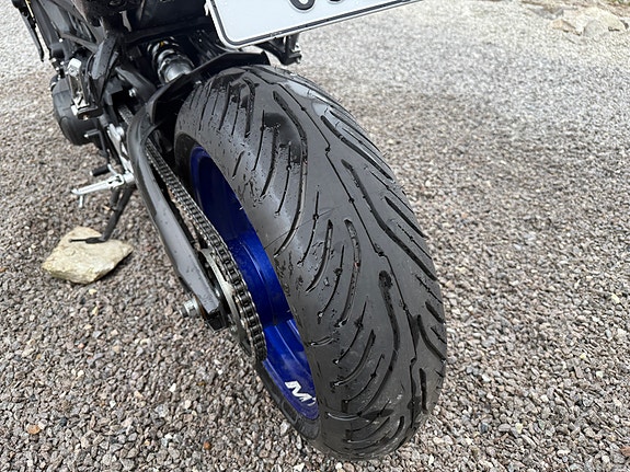 Yamaha MT-09 13 of 17