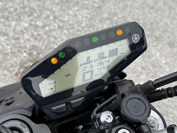 Yamaha MT-09 17 of 17
