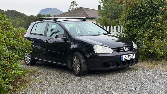 Volkswagen Golf V 2 of 19