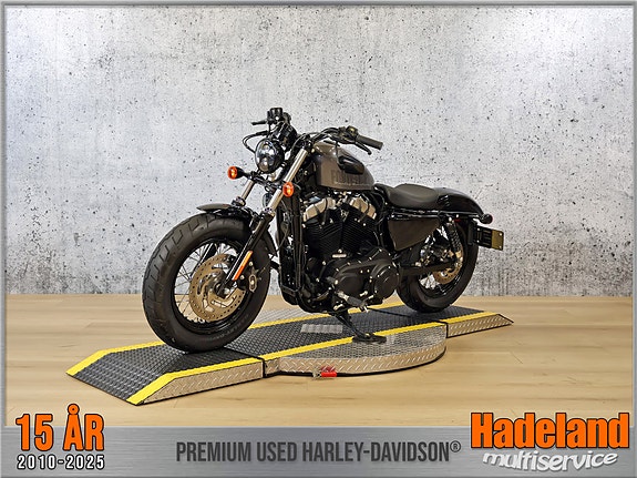 Harley-Davidson Sportster XL1200X / Forty Eight 4 of 5