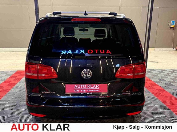 Volkswagen Touran 5 of 5