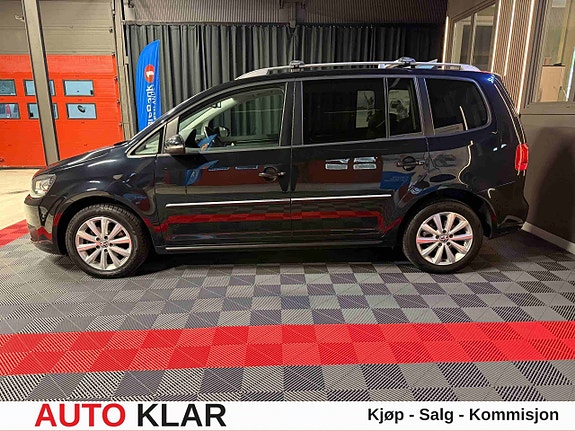 Volkswagen Touran 3 of 5