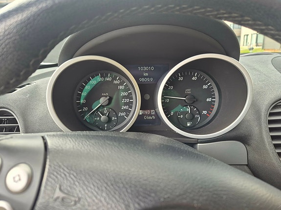 Mercedes-Benz SLK200 13 of 30
