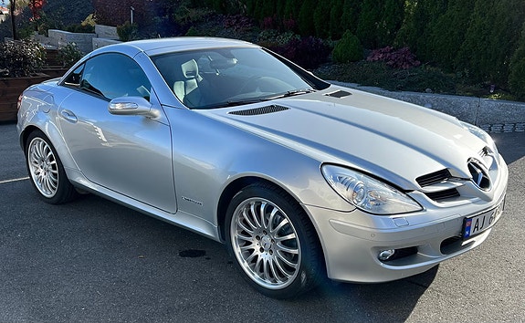 Mercedes-Benz SLK200 3 of 30