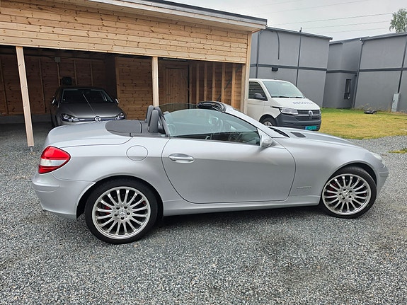 Mercedes-Benz SLK200 5 of 30
