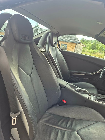 Mercedes-Benz SLK200 8 of 30