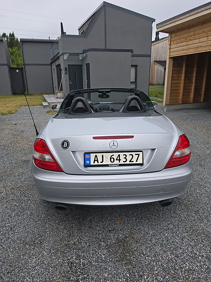 Mercedes-Benz SLK200 6 of 30