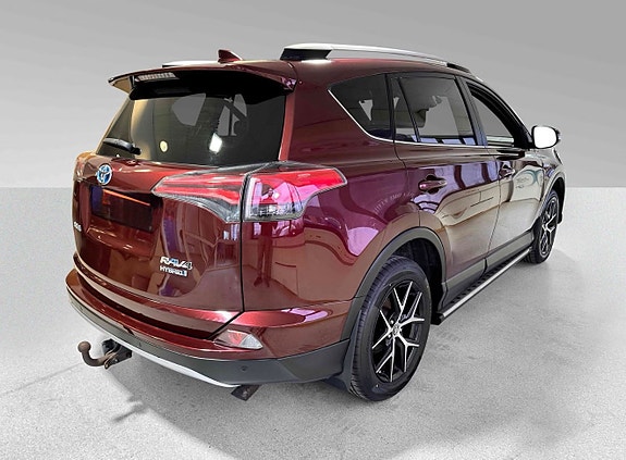 Toyota RAV4 3 of 17