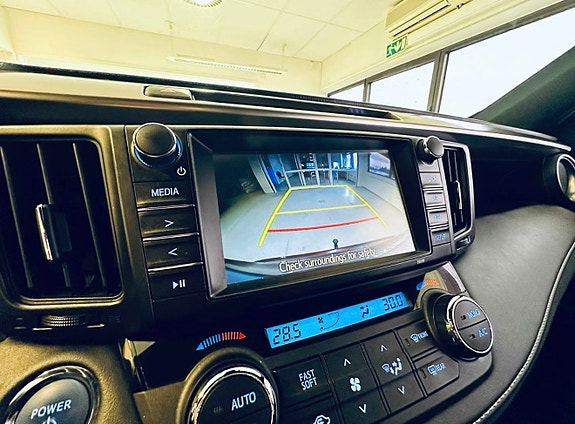 Toyota RAV4 13 of 17
