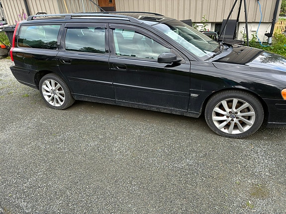 Volvo V70 4 of 5