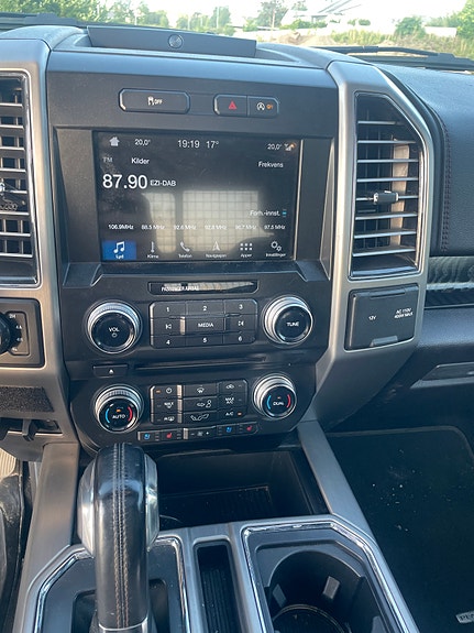 Ford F-150 14 of 28