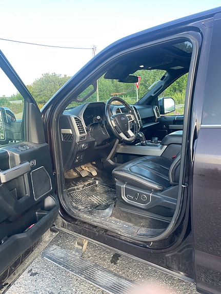 Ford F-150 8 of 28
