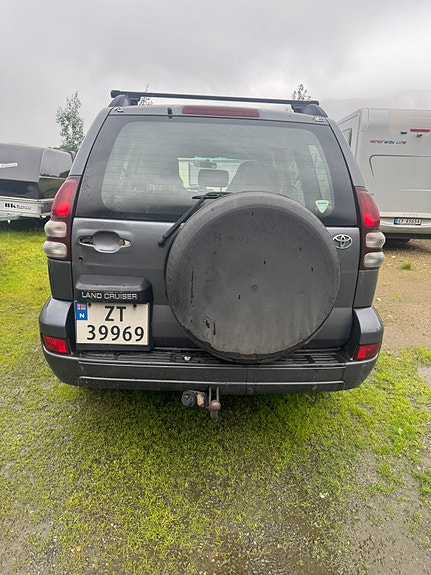 Toyota Land Cruiser 3 of 5