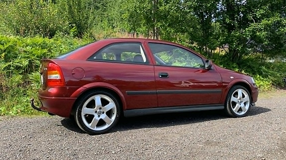 Opel Astra 2 of 5
