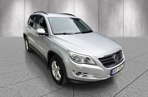 Volkswagen Tiguan 3 of 5