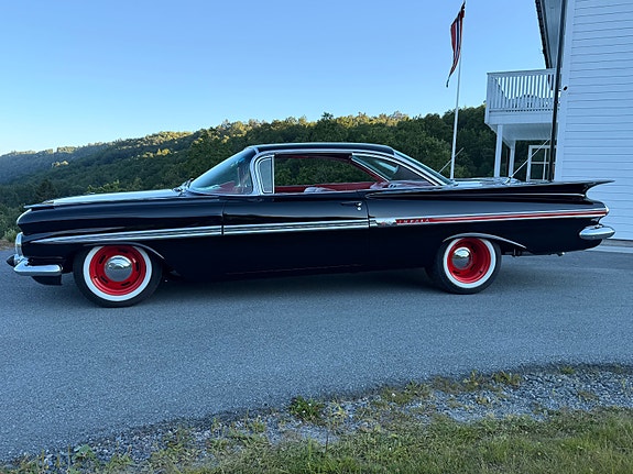 Chevrolet Impala 5 of 5