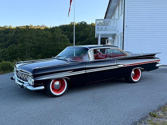 Chevrolet Impala 3 of 5