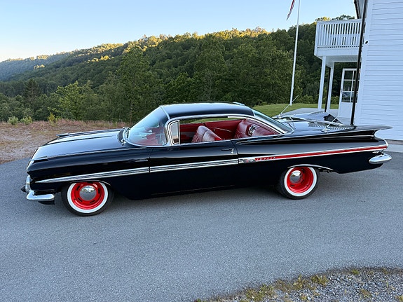 Chevrolet Impala 4 of 5