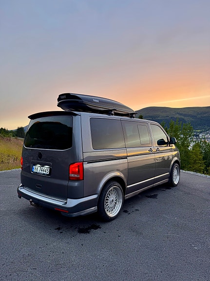 Volkswagen Multivan 3 of 30