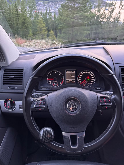 Volkswagen Multivan 22 of 30