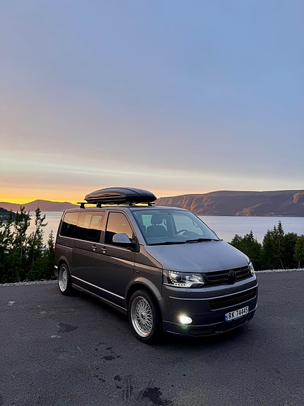 Volkswagen Multivan 16 of 30