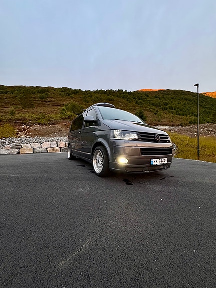 Volkswagen Multivan 12 of 30