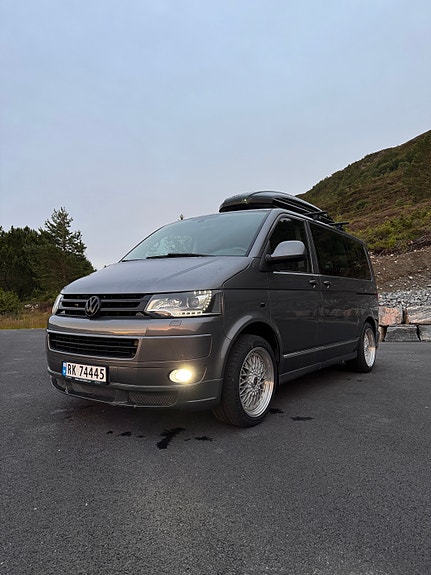 Volkswagen Multivan 8 of 30