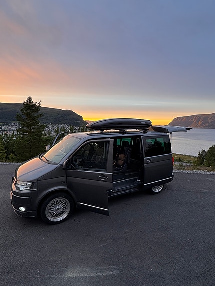 Volkswagen Multivan 19 of 30