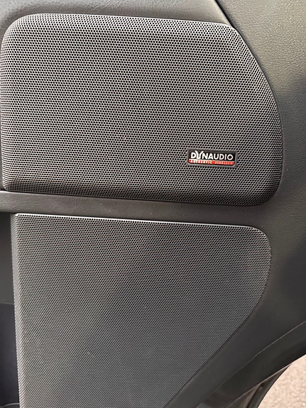 Volkswagen Multivan 30 of 30