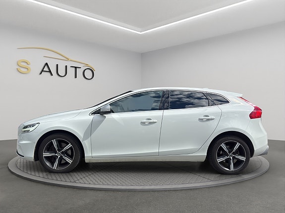 Volvo V40 5 of 21