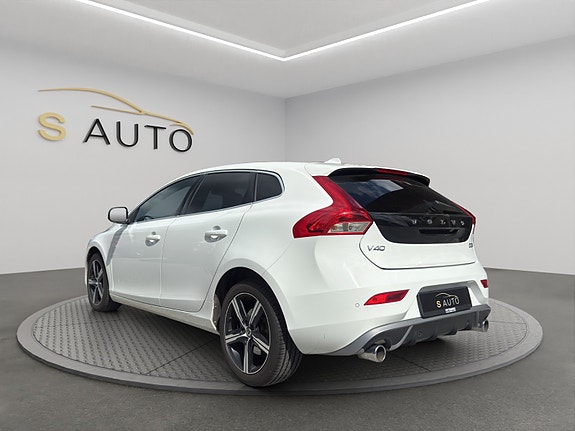 Volvo V40 6 of 21