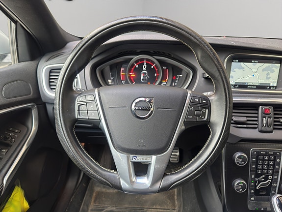 Volvo V40 17 of 21