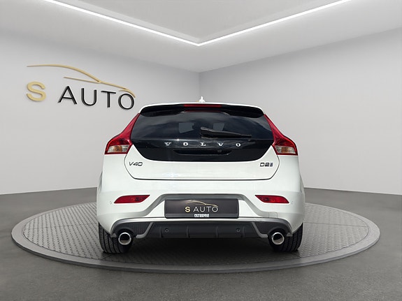 Volvo V40 7 of 21