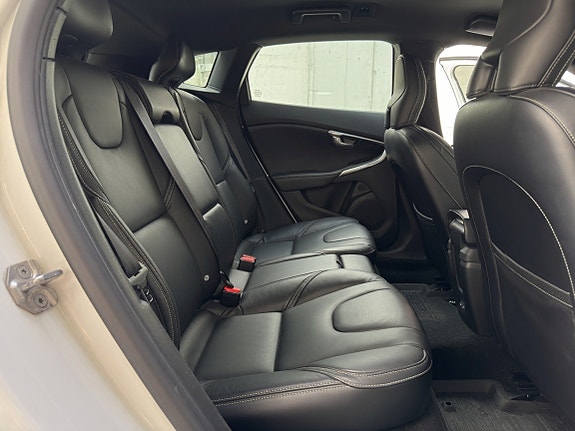 Volvo V40 14 of 21