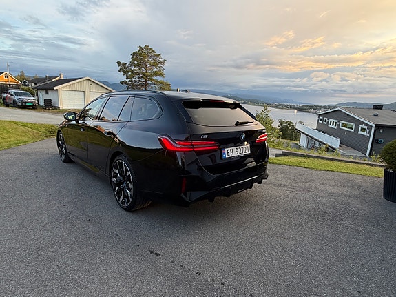 BMW i5 6 of 25