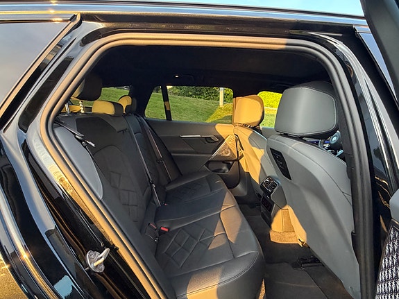 BMW i5 22 of 25