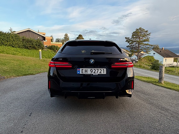 BMW i5 7 of 25