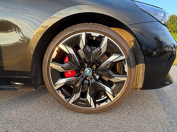 BMW i5 10 of 25