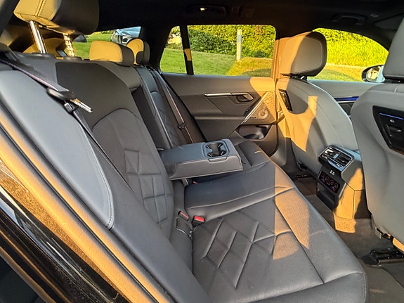 BMW i5 21 of 25
