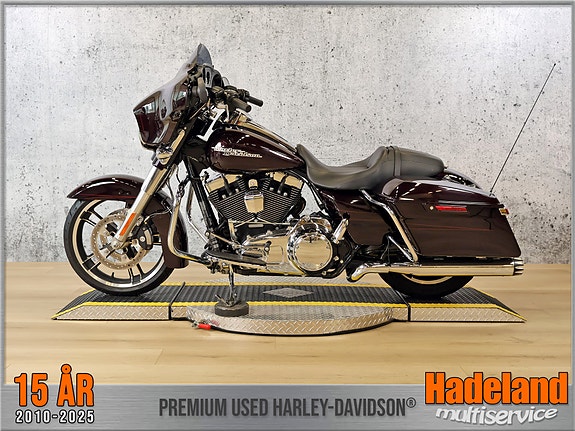 Harley-Davidson FLHXS / Street Glide Special 5 of 5