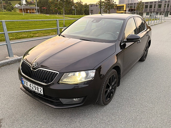 Skoda Octavia 3 of 5