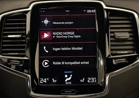 Volvo XC90 18 of 30