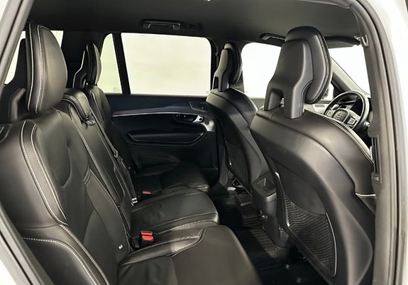 Volvo XC90 12 of 30